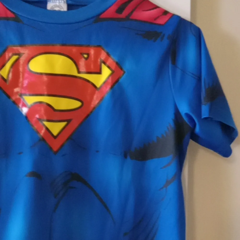 Superman Boy's Short Sleeve Shirt With Matching Red Cape - Picture 4 of 8